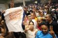 Selebrasi Pendukung Danny Pomanto Atas Keunggulan Sementara Kolom Kosong di Pilkada Makassar