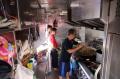 Food Truck ACT Bagikan Makanan Gratis untuk Korban Gempa Donggala