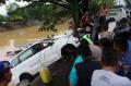 Mobil Tercebur ke Banjir Kanal Bandar Bakali, Satu Penumpang Hanyut