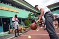 Juara Slamdunk NBA Jason Richardson Mampir ke SMA 82 Jakarta