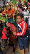Tradisi Arak-Arakan Khitan di Kampung Bustaman Semarang