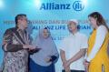 Allianz Life Indonesia Gelar Program Kado Umroh 2019