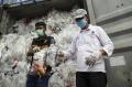 Petugas Gabungan Tahan 65 Kontainer Limbah Plastik di Batam