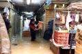 Lantai Dasar Pasar Jatinegara Terendam Banjir