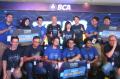 Wapresdir BCA Suwignyo Budiman Serahkan Hadiah BCA Young HackR 2020