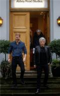 Pangeran Harry dan Jon Bon Jovi Rekam Lagu di Abbey Road