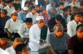 Terapkan Protokol Khusus, Masjid Al-Akbar Tetap Gelar Salat Jumat