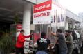 Ubaya Sumbang APD dan Bilik Aseptik untuk Surabaya